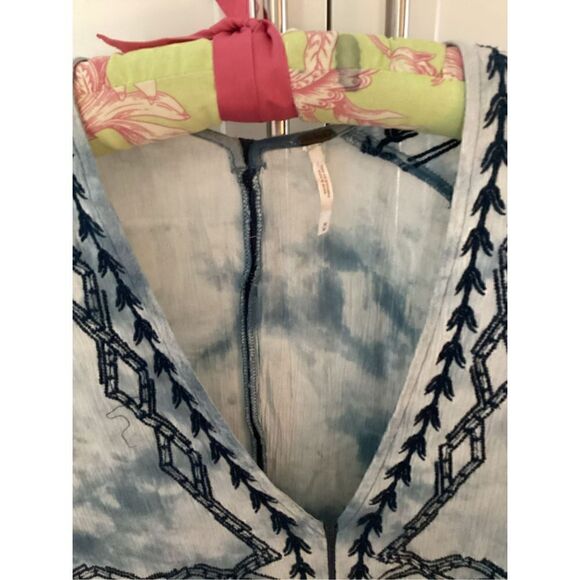 Free People Womens Embroidered Tie Dye Tunic Sz M Blue White - Picture 2 of 8